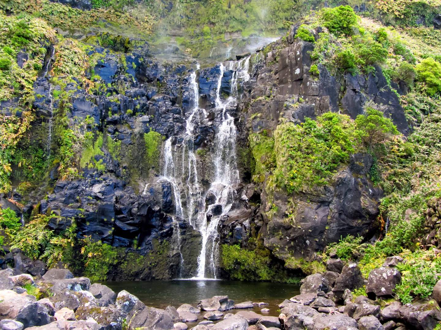Poço do Bacalhau Waterfall - Flores Island - edited